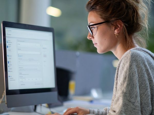 Applying for EPSO competitions How to write a strong EPSO application for EU Careers competitions.